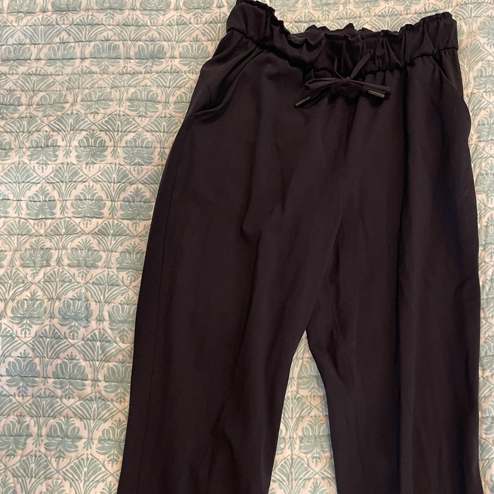 Lululemon athletic joggers pants size 6 black